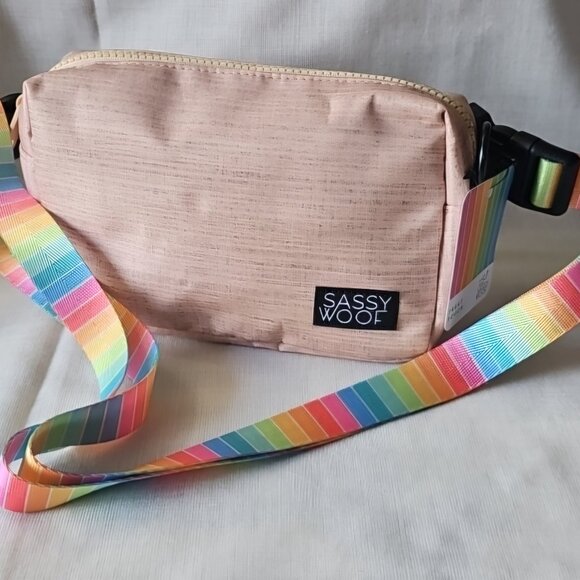NWT Sassy Woof Fanny Pack belt bag / Walk The Dog Bag - Pink Multi-color Strap - Picture 1 of 4